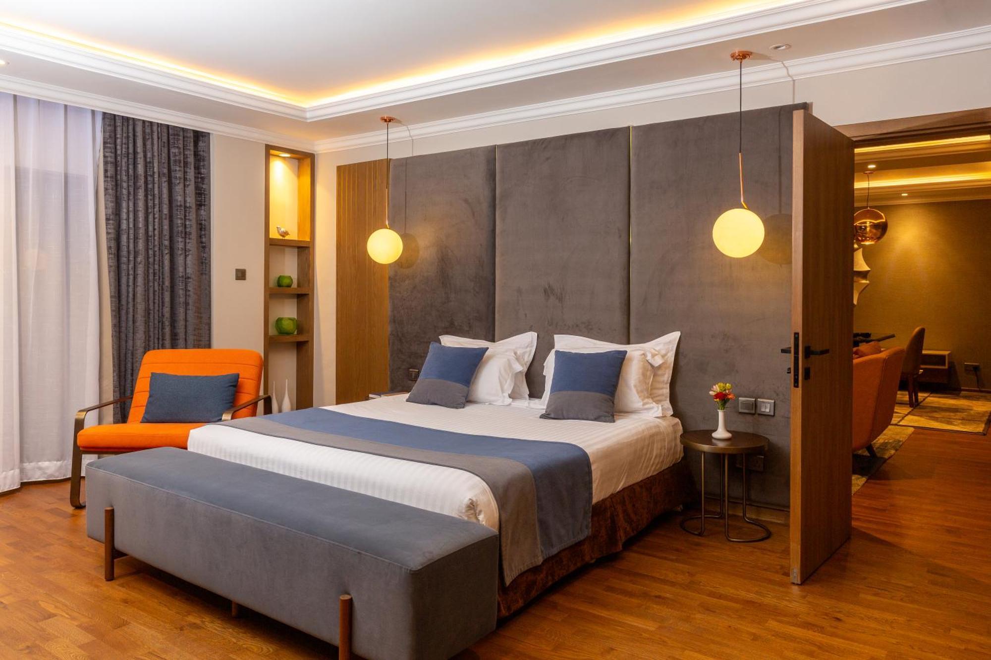 Alba Hotel Meru Kültér fotó