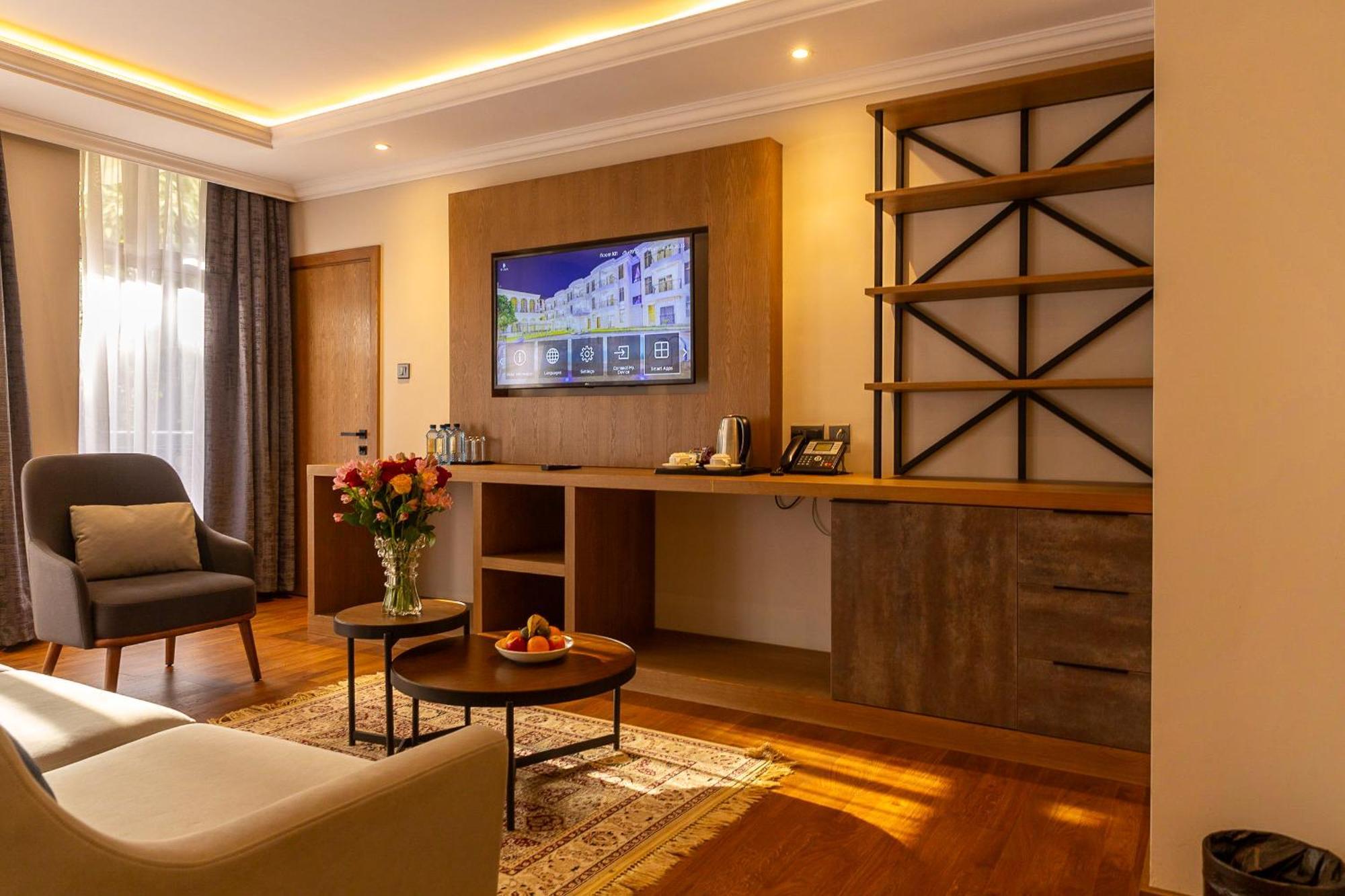 Alba Hotel Meru Kültér fotó