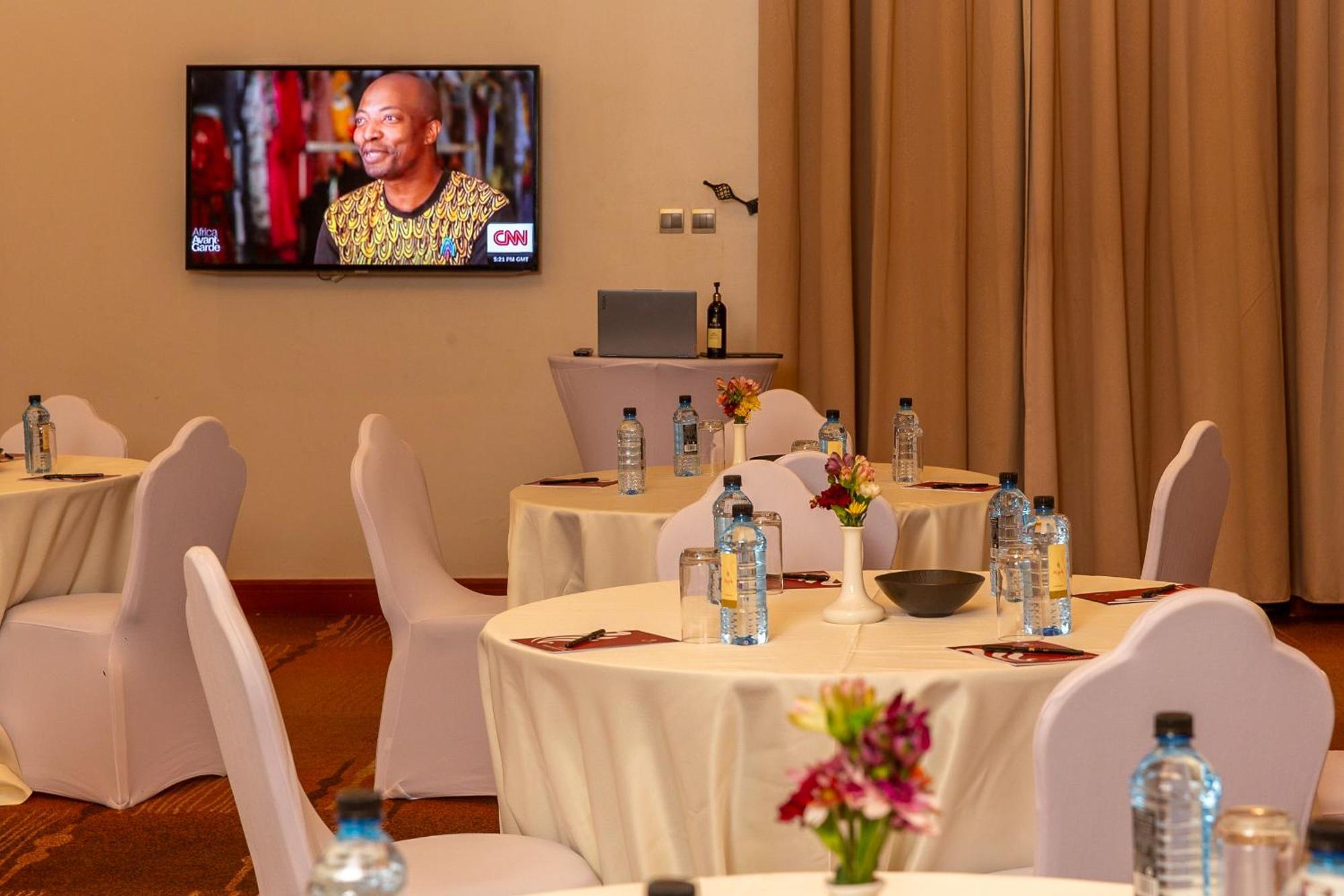 Alba Hotel Meru Kültér fotó