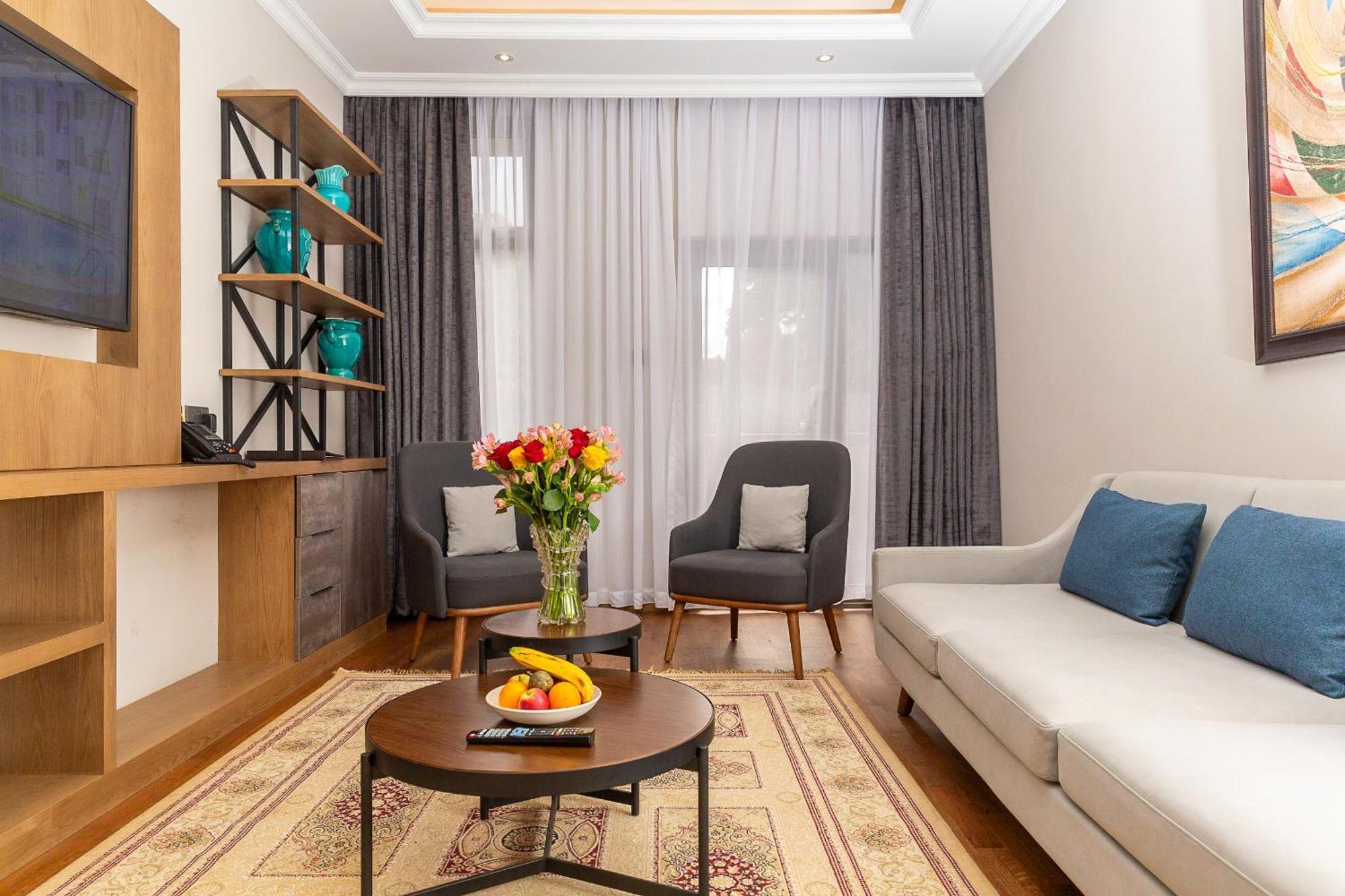 Alba Hotel Meru Kültér fotó