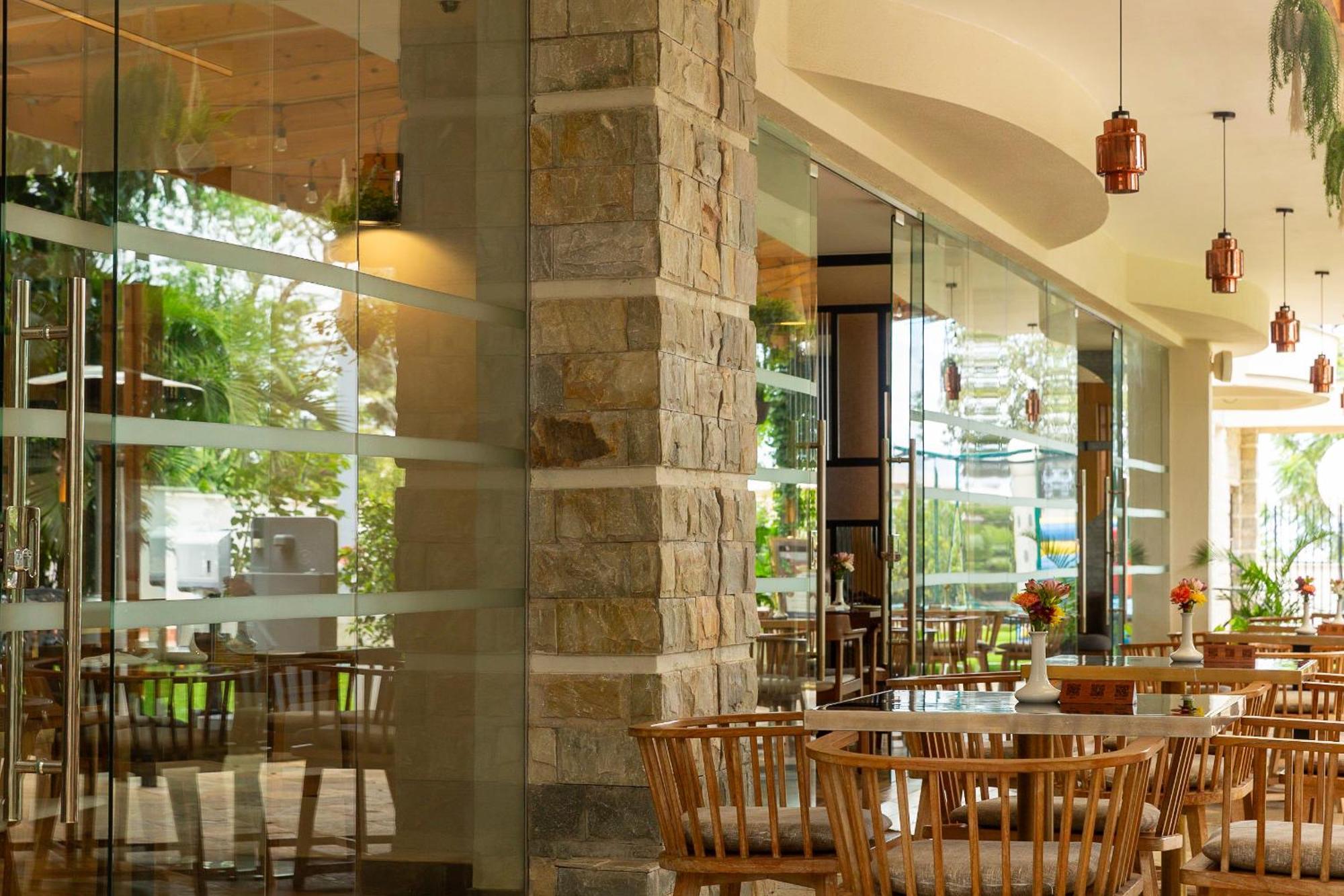 Alba Hotel Meru Kültér fotó