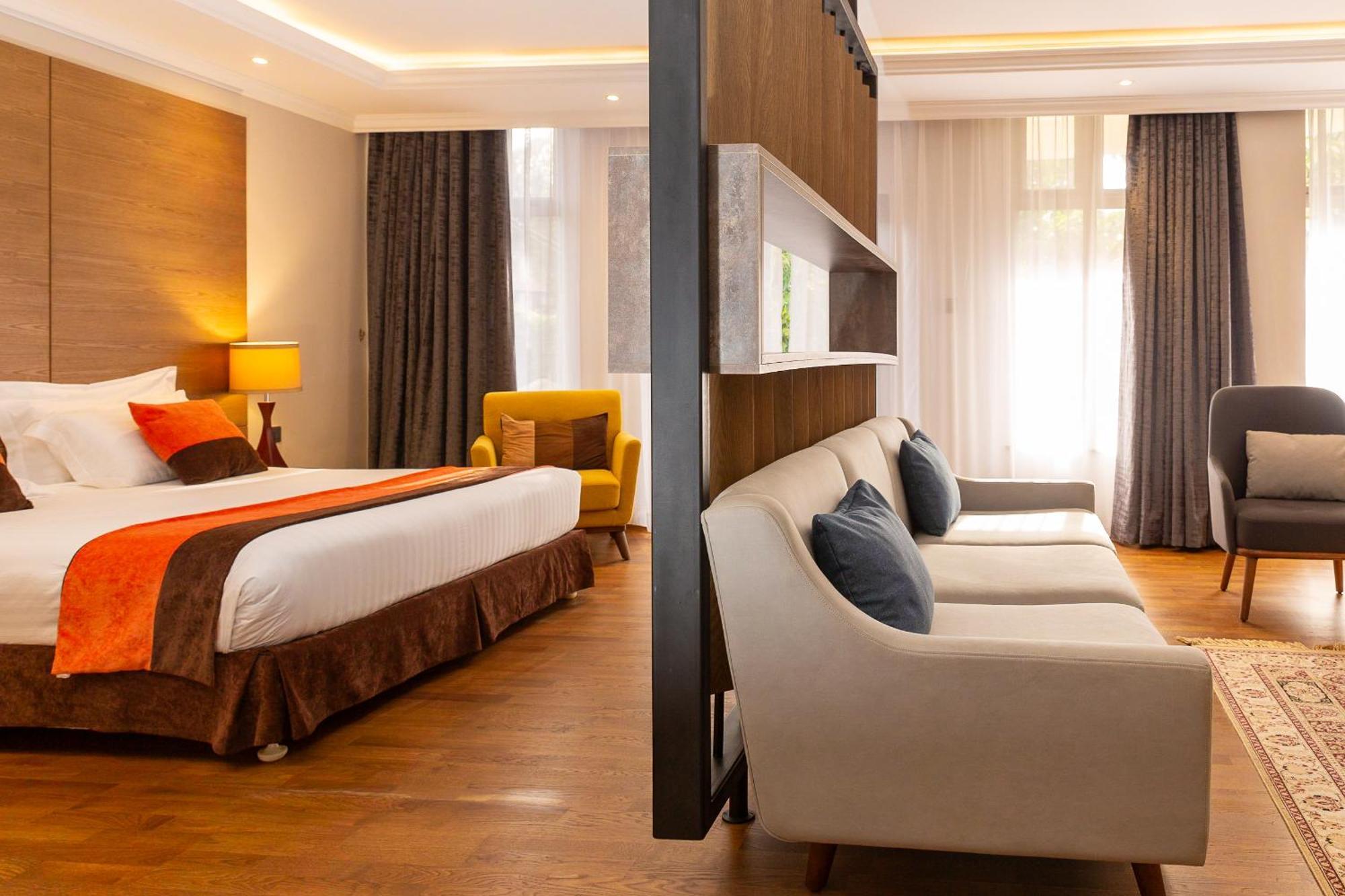 Alba Hotel Meru Kültér fotó