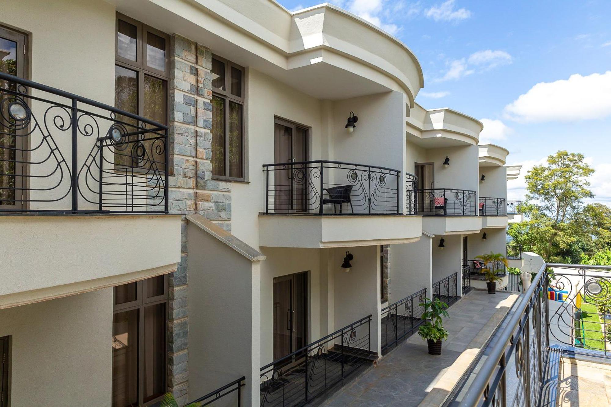 Alba Hotel Meru Kültér fotó