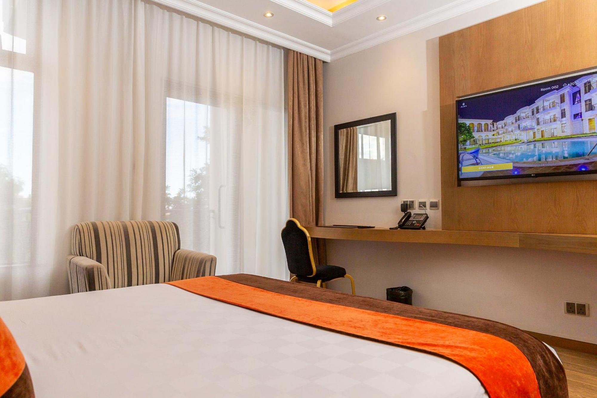 Alba Hotel Meru Kültér fotó