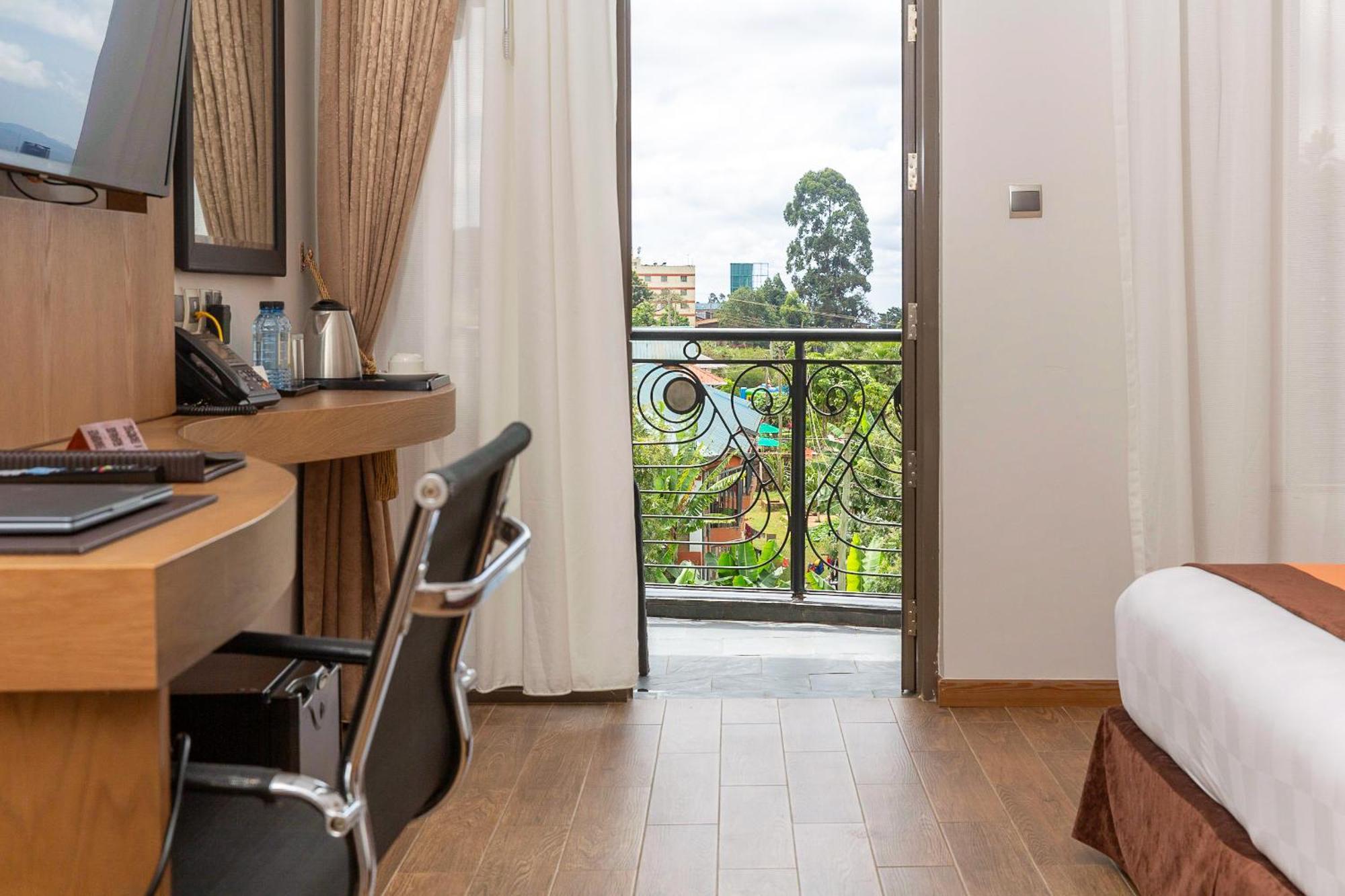 Alba Hotel Meru Kültér fotó