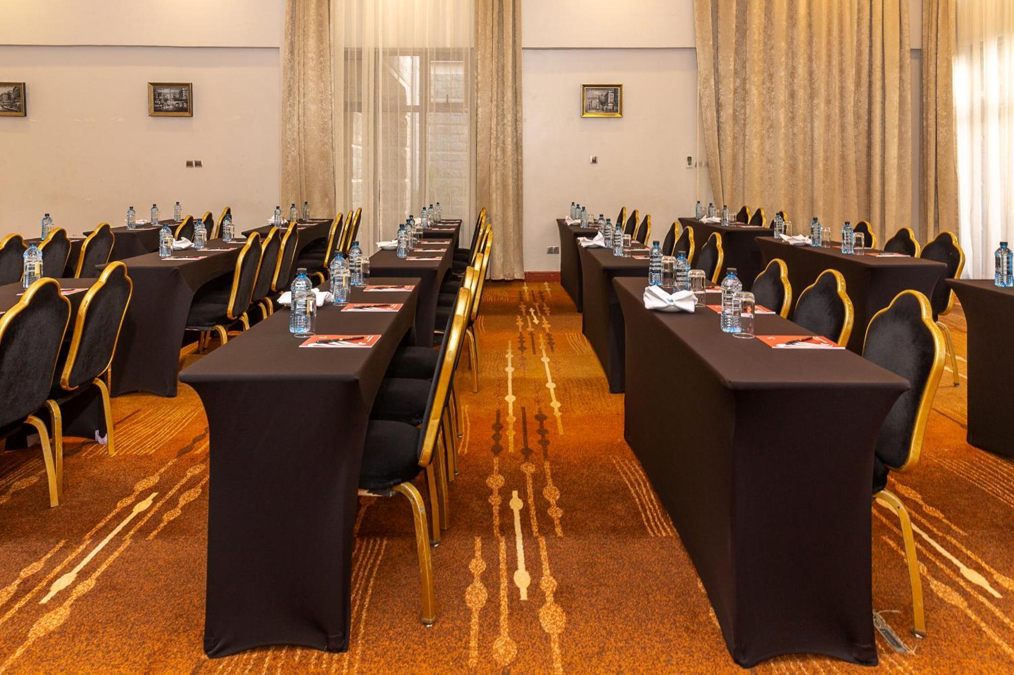 Alba Hotel Meru Kültér fotó
