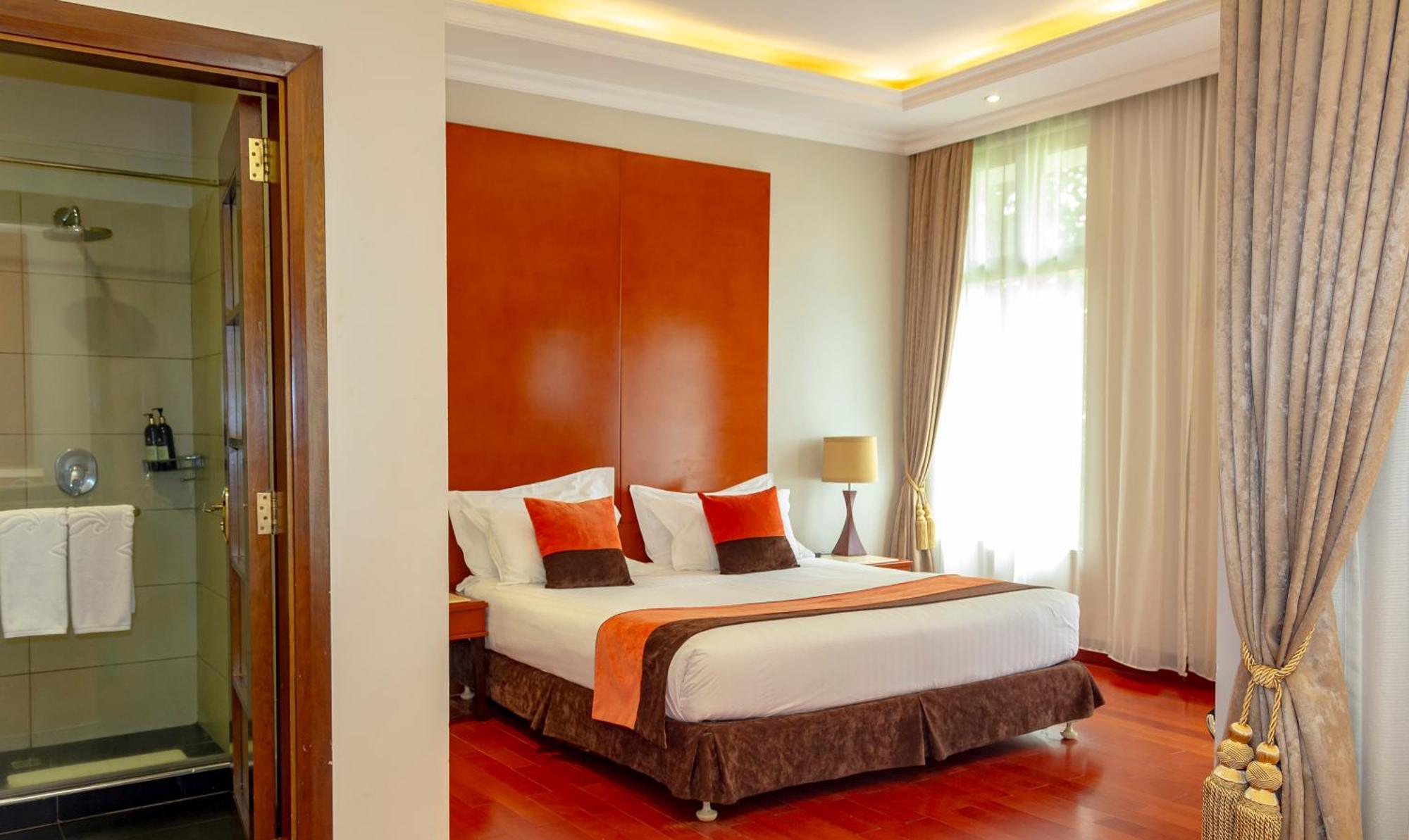 Alba Hotel Meru Kültér fotó
