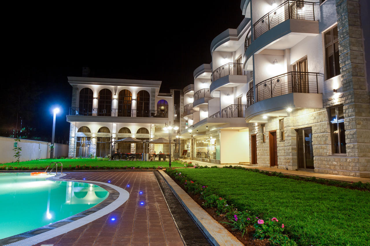 Alba Hotel Meru Kültér fotó
