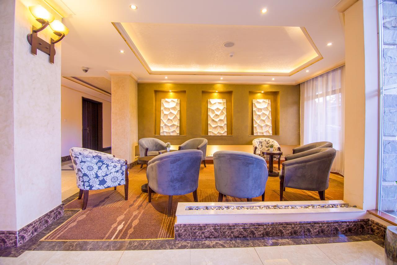 Alba Hotel Meru Kültér fotó