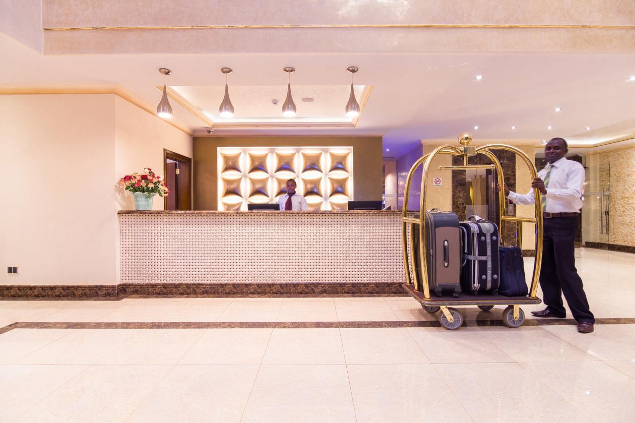 Alba Hotel Meru Kültér fotó