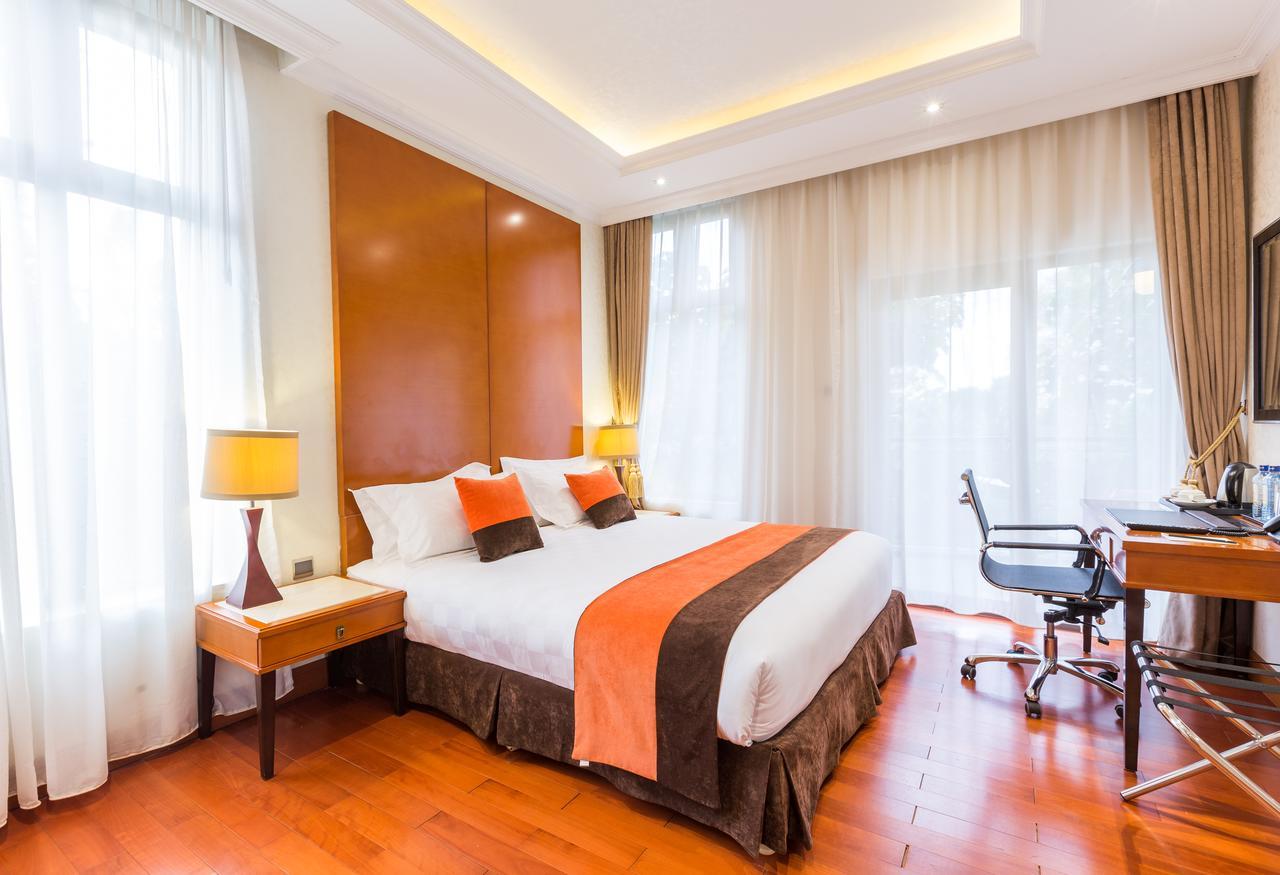 Alba Hotel Meru Kültér fotó