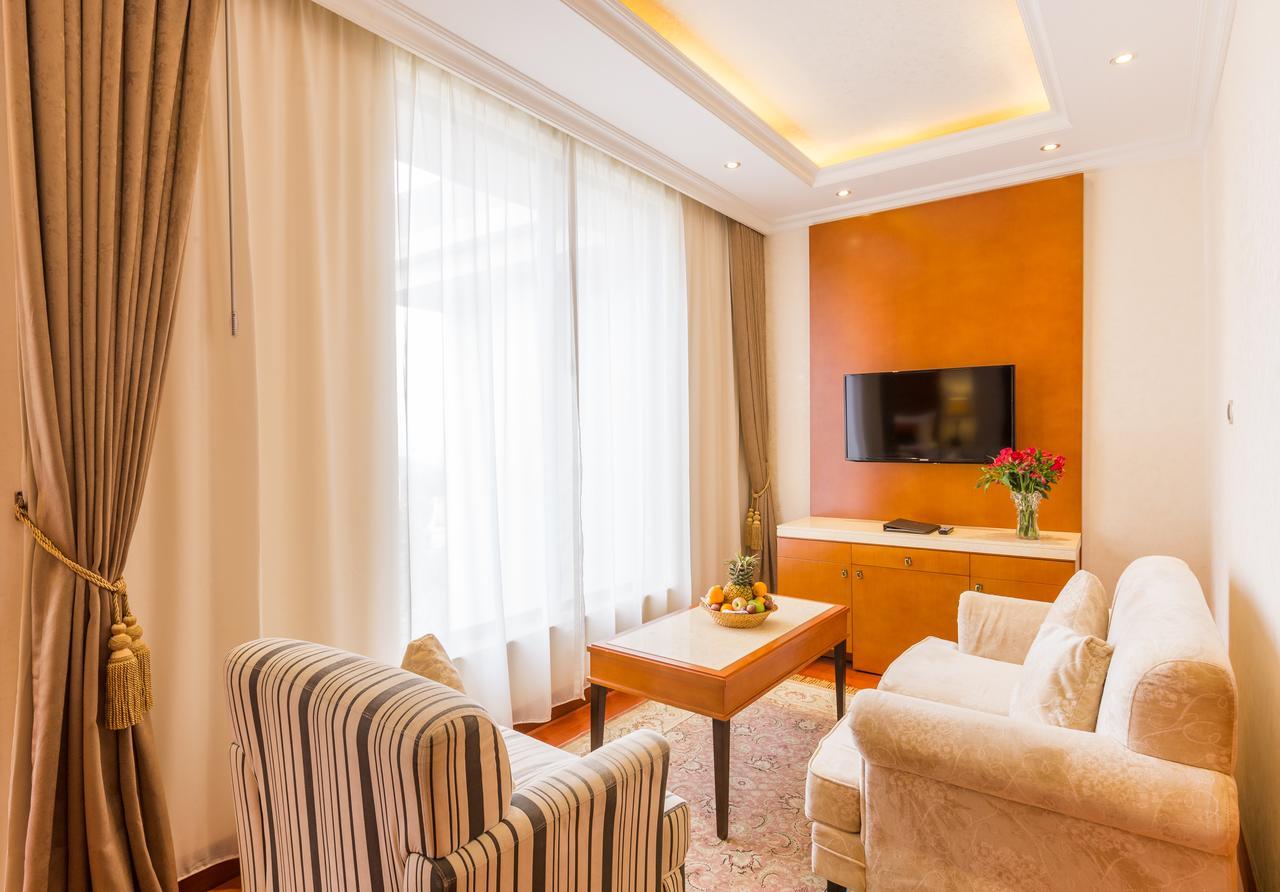 Alba Hotel Meru Kültér fotó