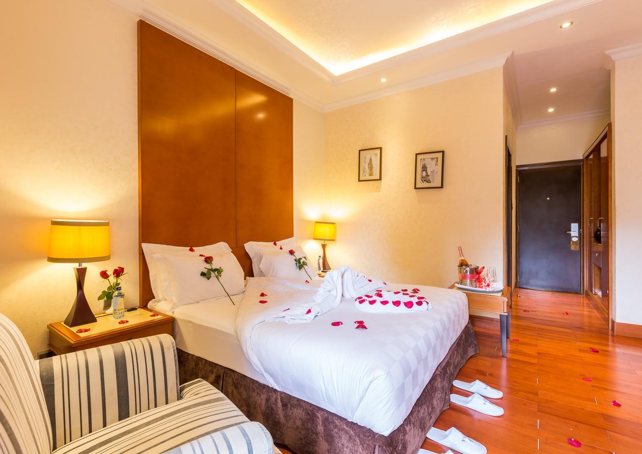 Alba Hotel Meru Kültér fotó