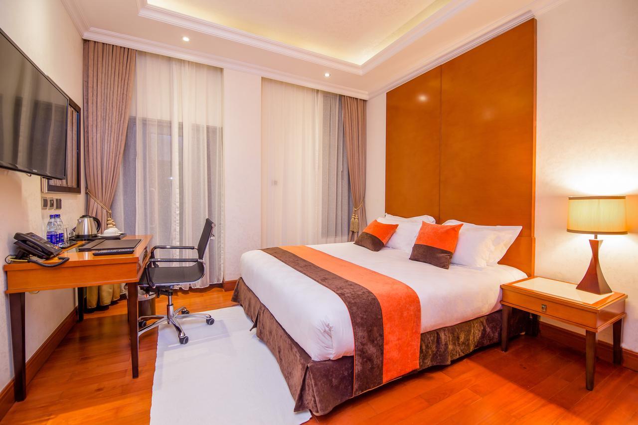 Alba Hotel Meru Kültér fotó